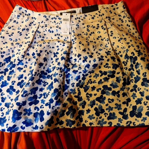 Skirt - Picture 2 of 3